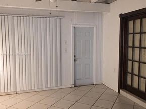 1752 NW 74th Ave 18, Plantation FL 33313