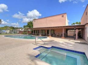 1752 NW 74th Ave 18, Plantation FL 33313