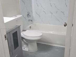 202 Lake Pointe Dr 204, Oakland Park FL 33309