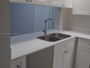 202 Lake Pointe Dr 204, Oakland Park FL 33309