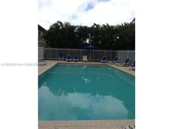4812 Washington St 8, Hollywood FL 33021