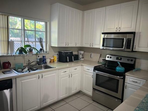 4812 Washington St 8, Hollywood FL 33021