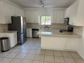 4812 Washington St 8, Hollywood FL 33021