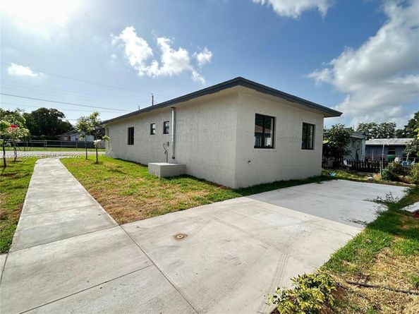 Undisclosed Address #A12004886, Miami FL 33150