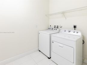 Undisclosed Address #A11871530, Hollywood FL 33021