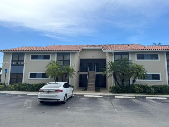 1484 Lake Crystal Dr E, West Palm Beach FL 33411