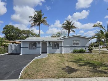 3801 NW 8th Ct