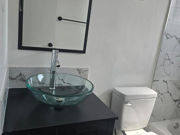 3801 NW 8th Ct, Lauderhill FL 33311