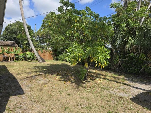3801 NW 8th Ct, Lauderhill FL 33311