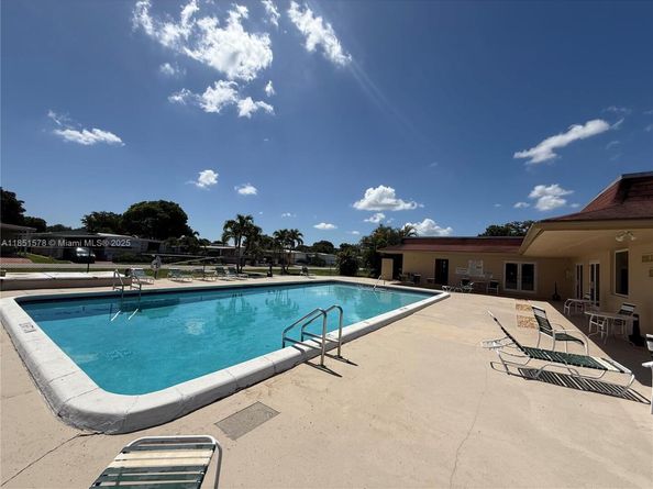 1920 SW 84th Ave, Davie FL 33324