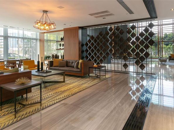 3470 E Coast Ave H1404, Miami FL 33137