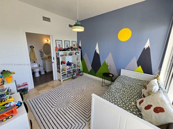 3470 E Coast Ave H1404, Miami FL 33137