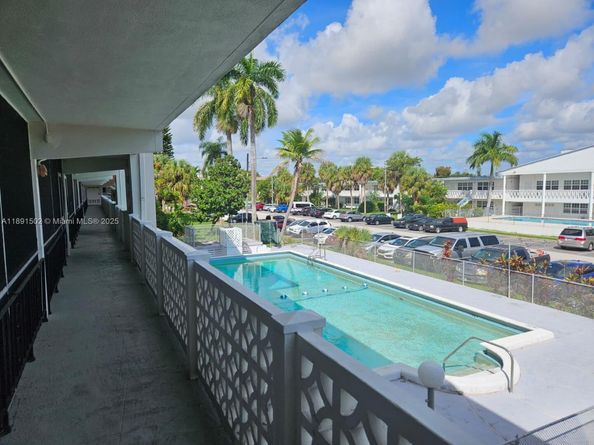 1450 NE 170th St 211, North Miami Beach FL 33162