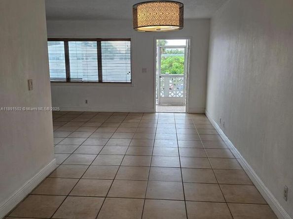 1450 NE 170th St 211, North Miami Beach FL 33162