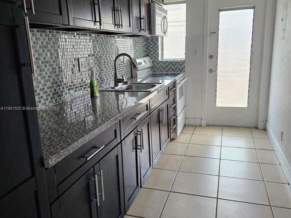 1450 NE 170th St 211, North Miami Beach FL 33162