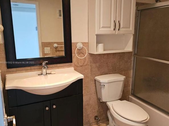 1450 NE 170th St 211, North Miami Beach FL 33162