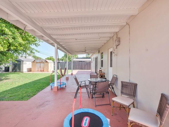 2915 SW 92nd Pl, Miami FL 33165