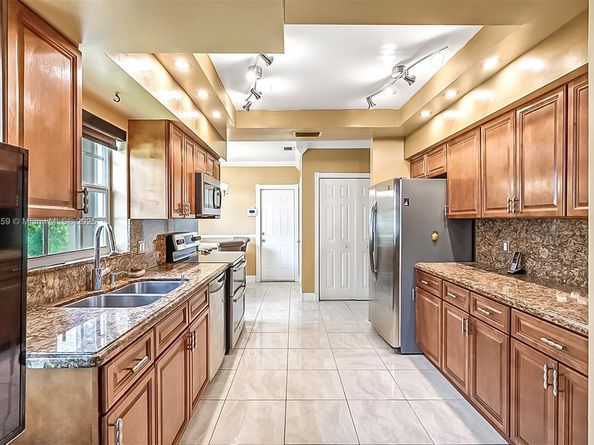 3568 SW 69th Way, Miramar FL 33023