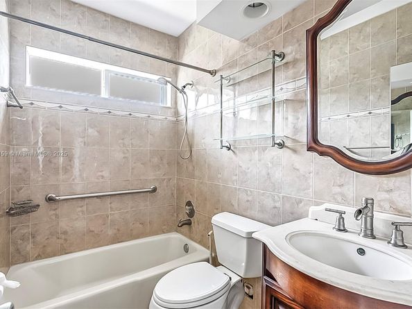 3568 SW 69th Way, Miramar FL 33023