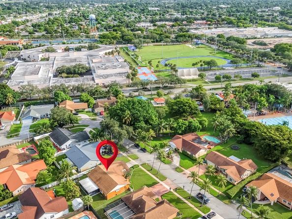 3568 SW 69th Way, Miramar FL 33023