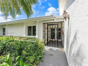 5667 N Cameo Dr N, Boca Raton FL 33433