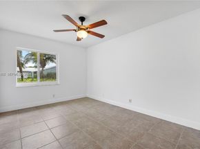 5667 N Cameo Dr N, Boca Raton FL 33433