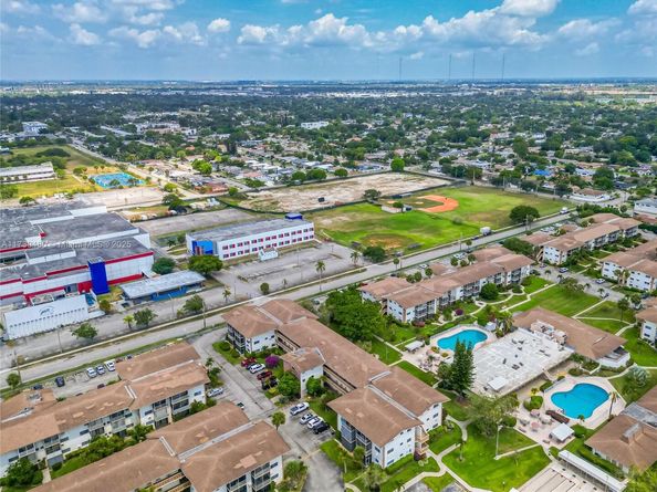 16801 NE 13th Ave 101, Miami FL 33162
