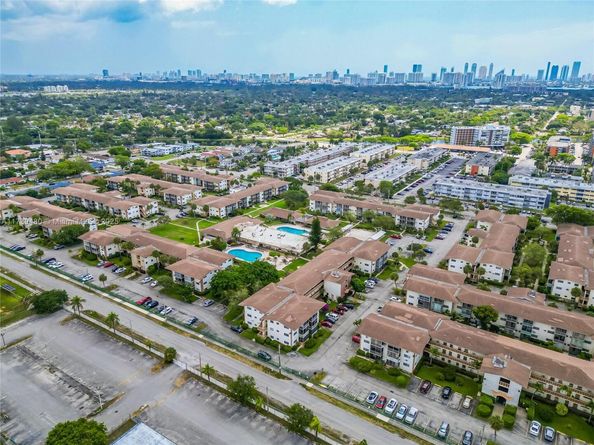 16801 NE 13th Ave 101, Miami FL 33162