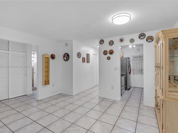 16801 NE 13th Ave 101, Miami FL 33162