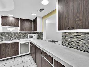 19174 Bobolink Dr, Hialeah FL 33015