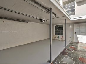19174 Bobolink Dr, Hialeah FL 33015