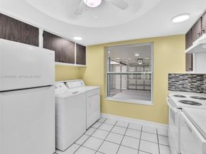 19174 Bobolink Dr, Hialeah FL 33015