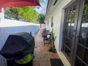 1632 SW 19th Ter, Miami FL 33145