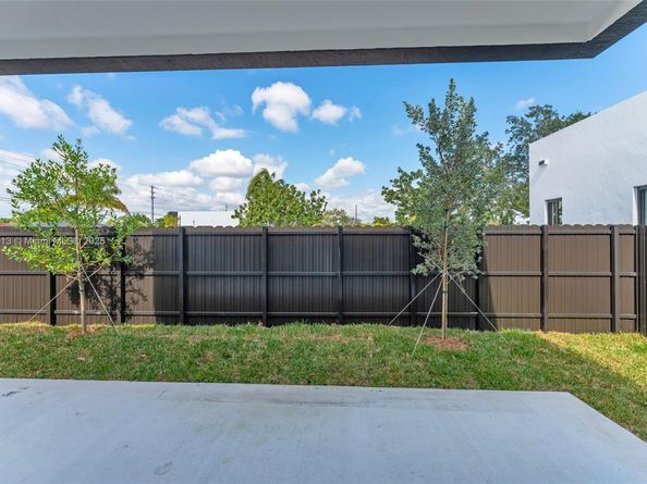 12395 SW 220 St, Miami FL 33170