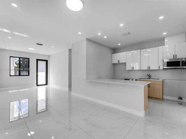 12395 SW 220 St, Miami FL 33170