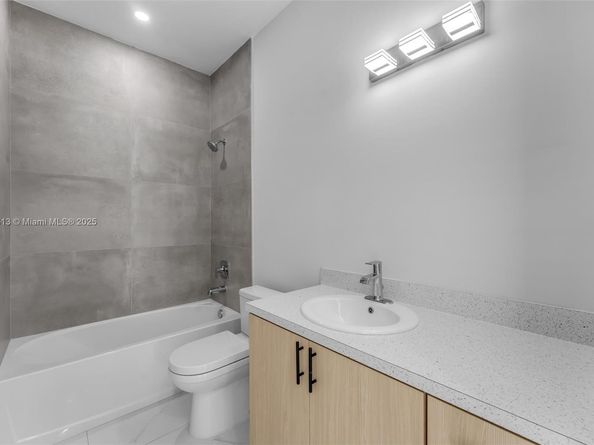 12395 SW 220 St, Miami FL 33170