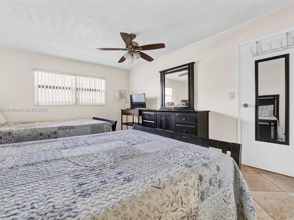 410 SE 2nd St 308, Hallandale Beach FL 33009