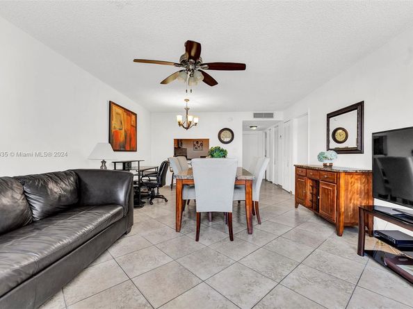 410 SE 2nd St 308, Hallandale Beach FL 33009
