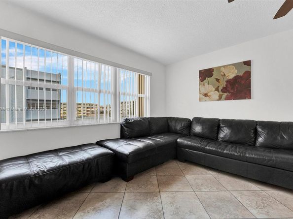 410 SE 2nd St 308, Hallandale Beach FL 33009