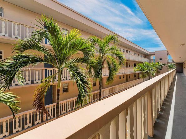 410 SE 2nd St 308, Hallandale Beach FL 33009