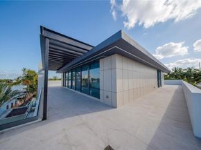 1400 W Lake Dr, Fort Lauderdale FL 33316