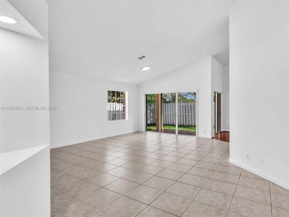 255 Somerset Way, Weston FL 33326