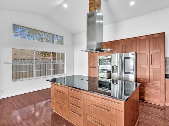 255 Somerset Way, Weston FL 33326