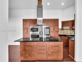 255 Somerset Way, Weston FL 33326