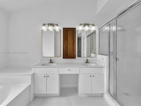 255 Somerset Way, Weston FL 33326