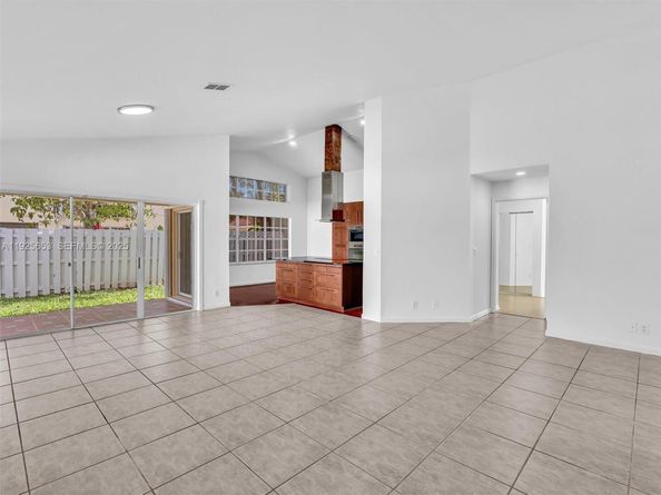 255 Somerset Way, Weston FL 33326