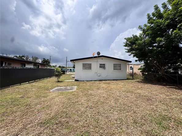 1467 NW 154th St, Miami Gardens FL 33054
