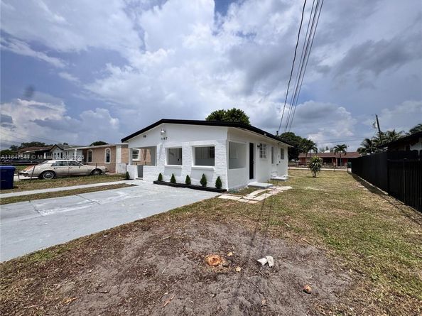 1467 NW 154th St, Miami Gardens FL 33054