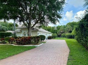 12743 N Winners Cir, Davie FL 33330