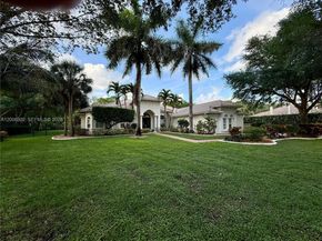 12743 N Winners Cir, Davie FL 33330